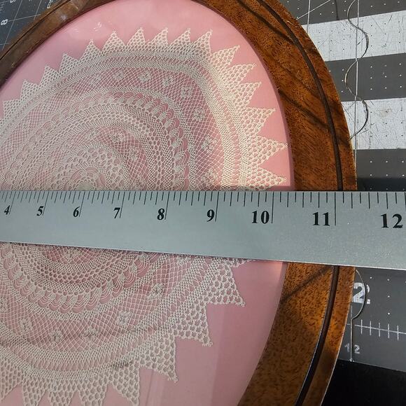 Vintage Framed Needlepoint Picture Pink Oval 80s Cottage Doily Mandala Country - Picture 9 of 9